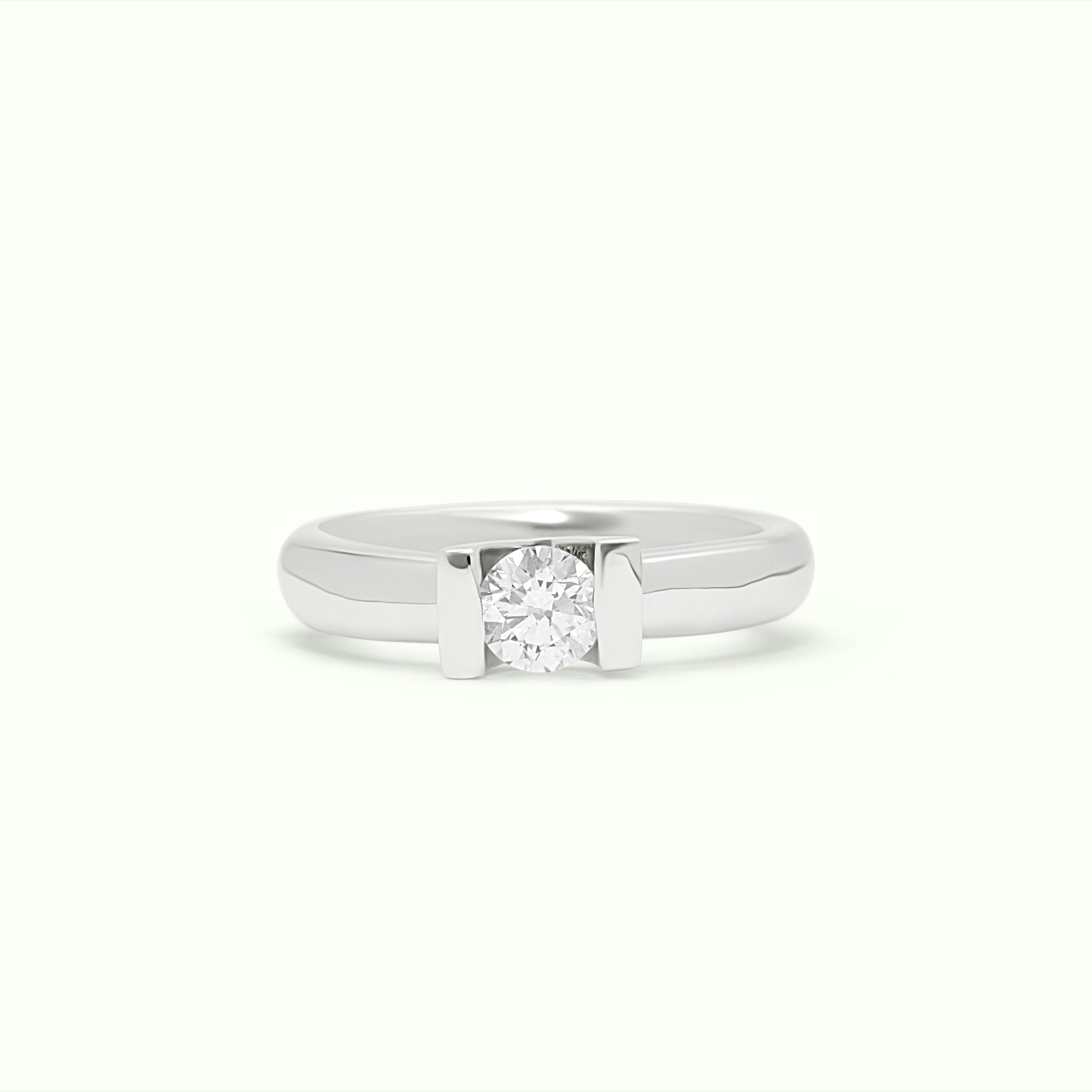 Anillo solitario con diamante 0,50 ct en oro blanco de 18K - Icono