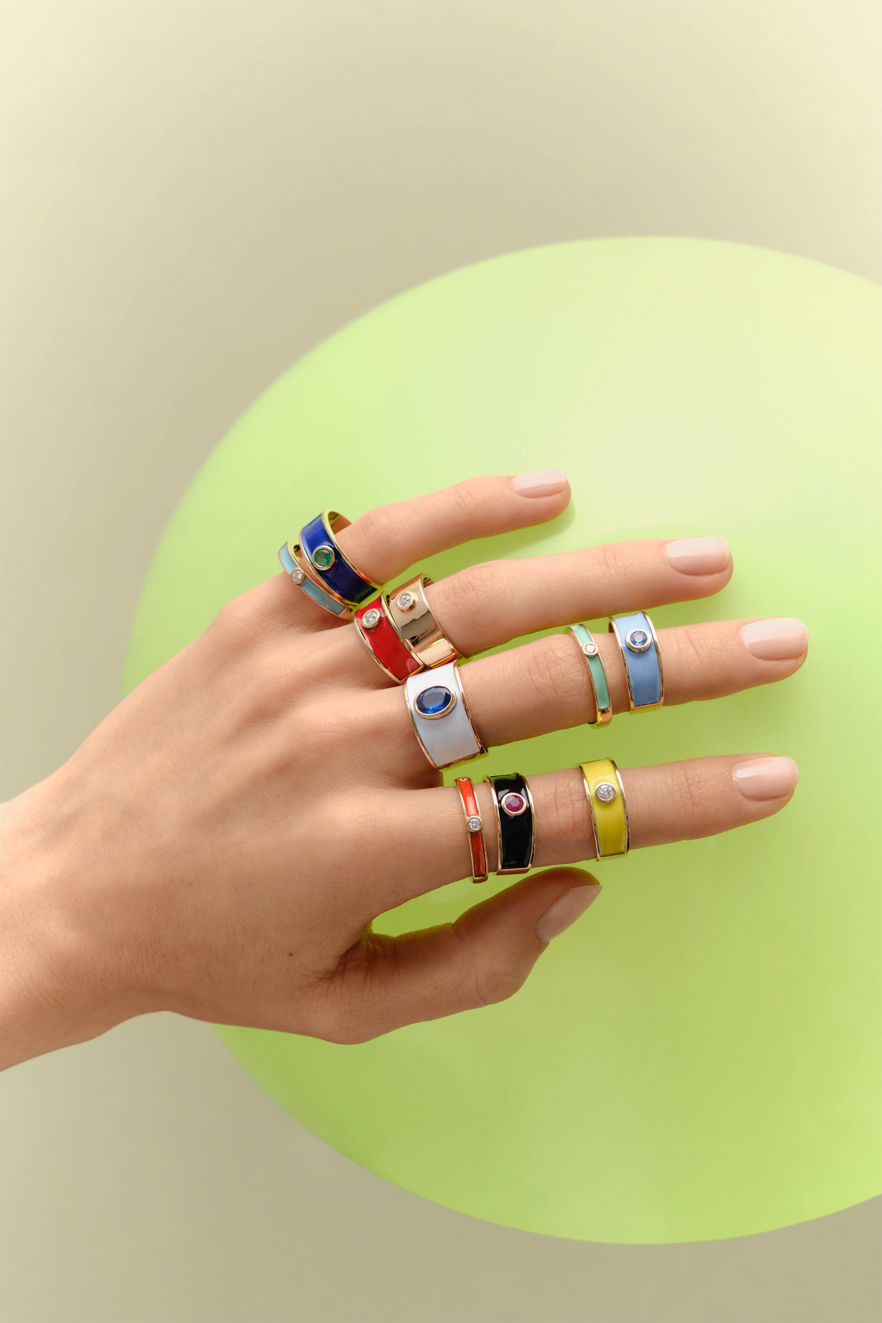Anillo M Medium Diamond Enamel Yellow