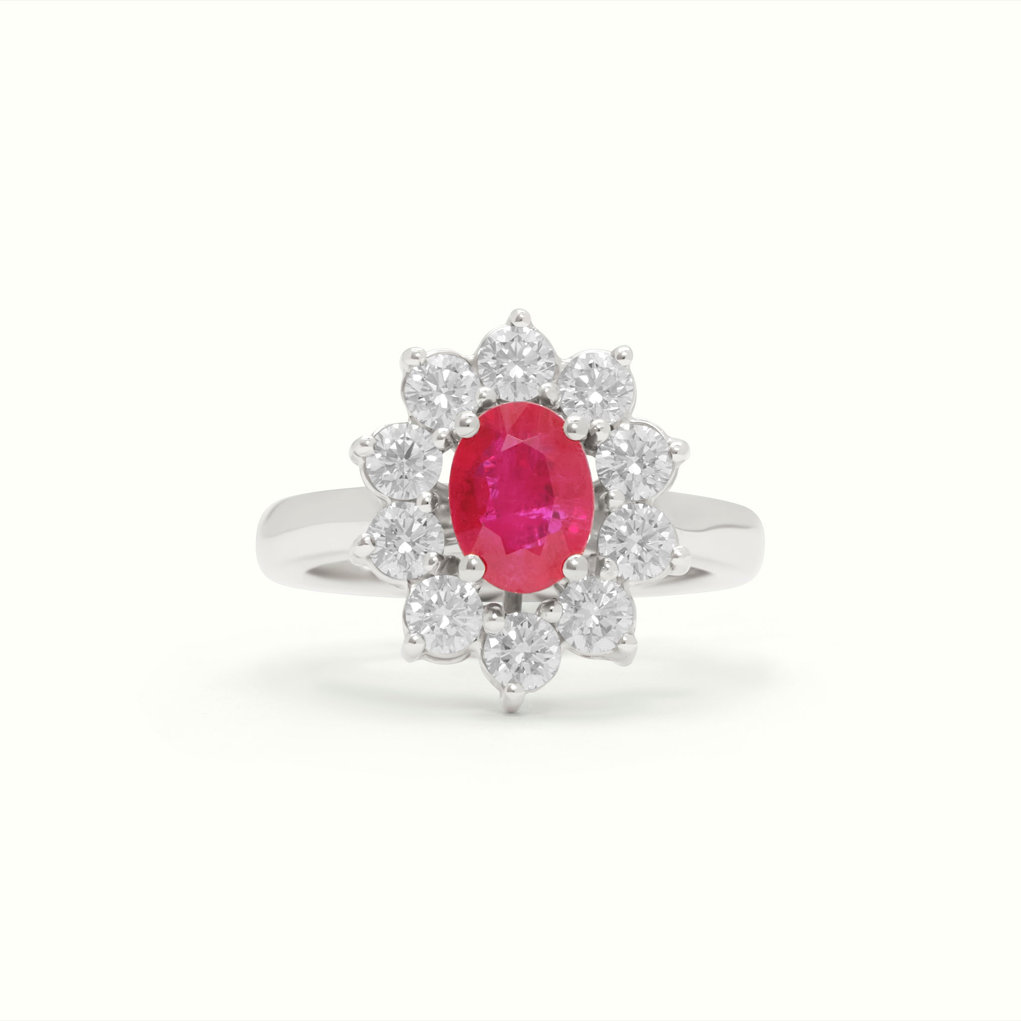Anillo rosetón con rubí central de 1,41ct y 10 diamantes de 1,20ct de oro blanco de 18kt – Esencia Big
