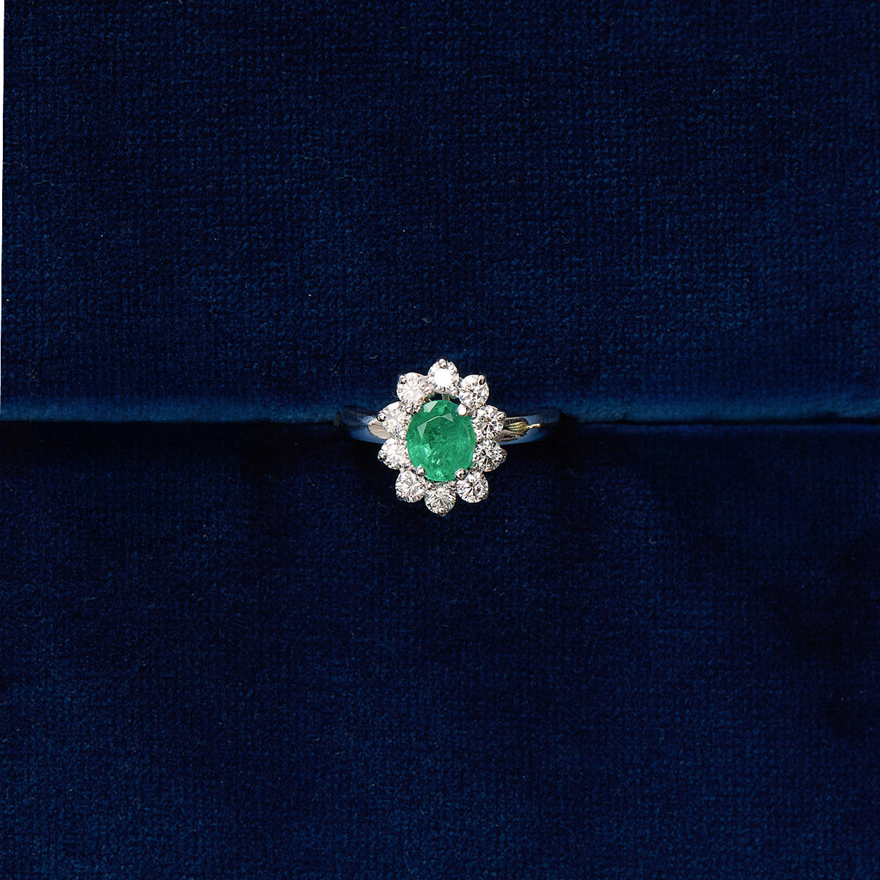 Rosette Emerald Diamond Ring