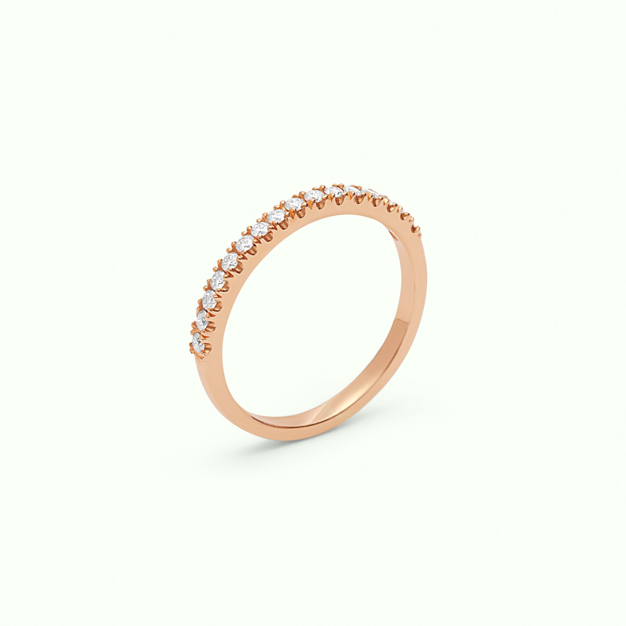 Media alianza de oro rosa 18kt con diamantes talla brillante con un total de 0,24ct - BELLA