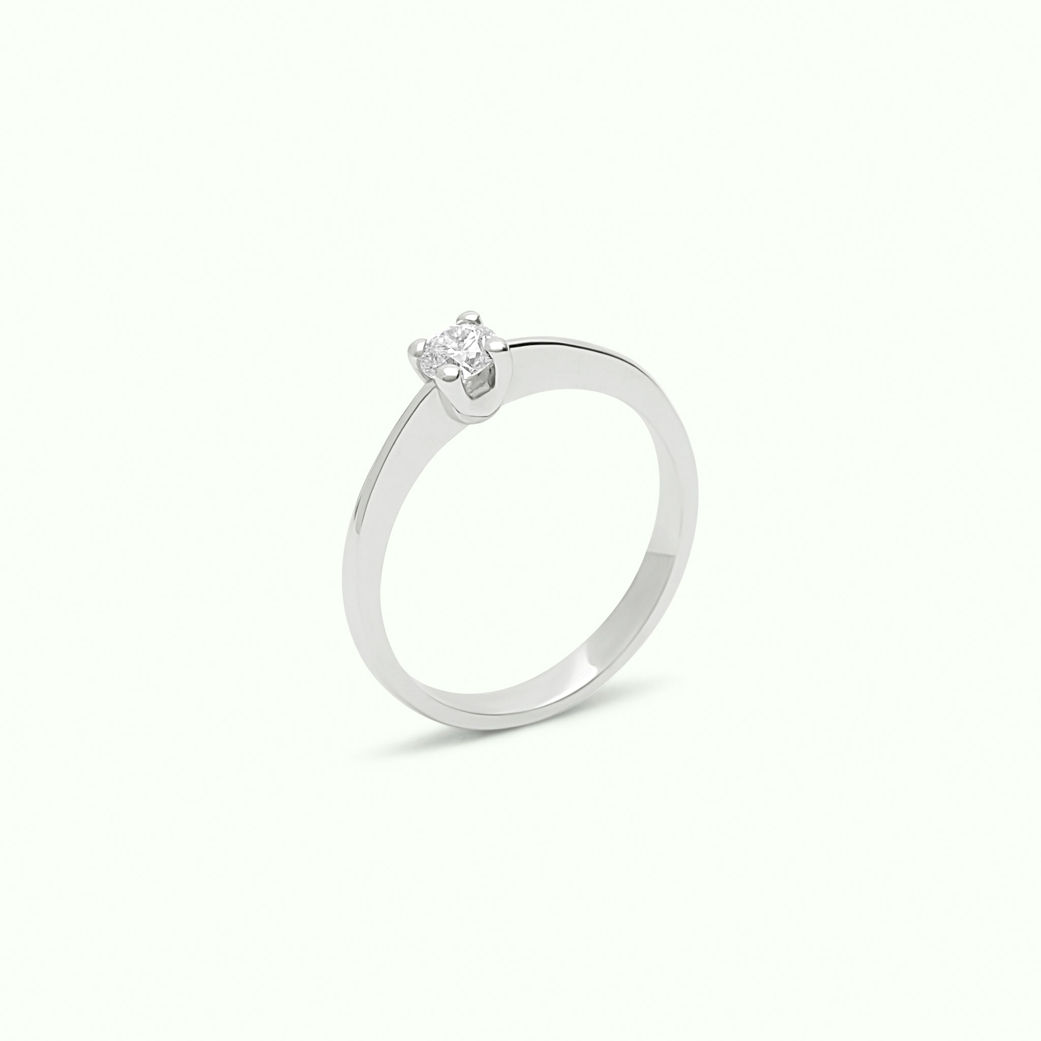 Anillo solitario de oro blanco 18kt con diamante natural talla brillante de 0,20ct - CLÁSICO Bold