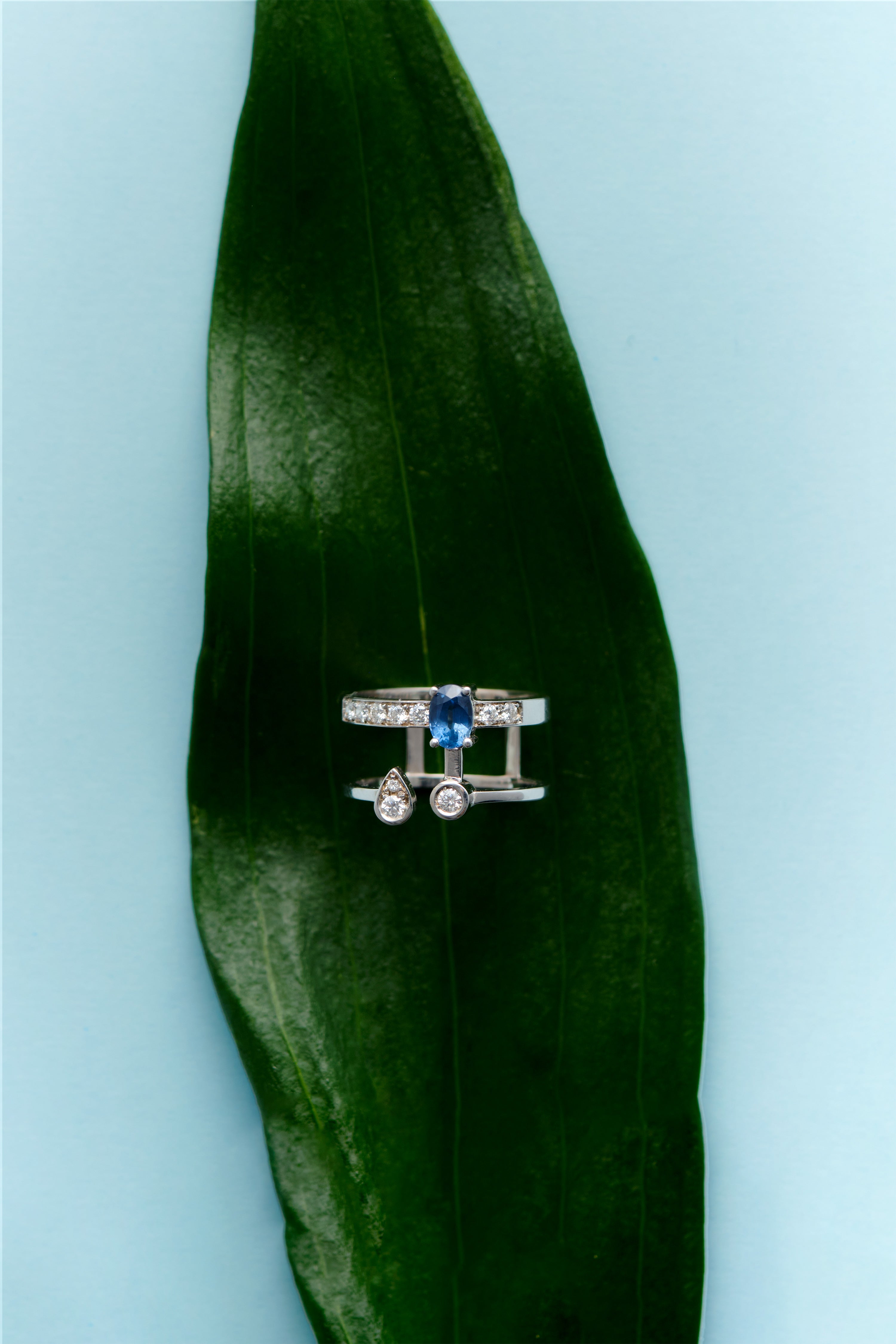 Anillo Genuine Drop Blue Saphire